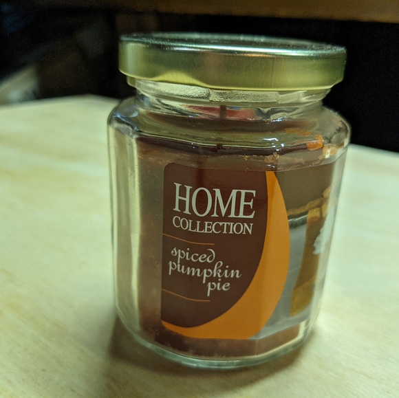 Home Collection Spiced Pumpkin Pie 16 oz Candle - Picture 3 of 3